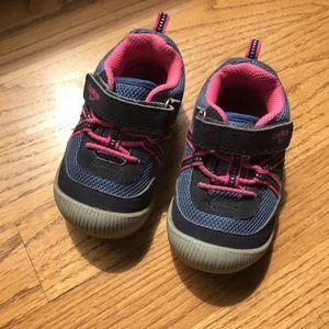 🌸2/$25🌸Cute runners